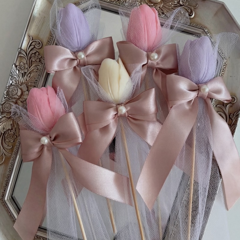 튤립 향이 나는 캔들이 5개, 대나무 막대에 꽂아 제공 - Home Fragrance Gift 리뷰 및 가격
